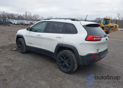 2016 Jeep Cherokee Trailhawk from USA, damaged, VIN 1C4PJMBS7GW241076